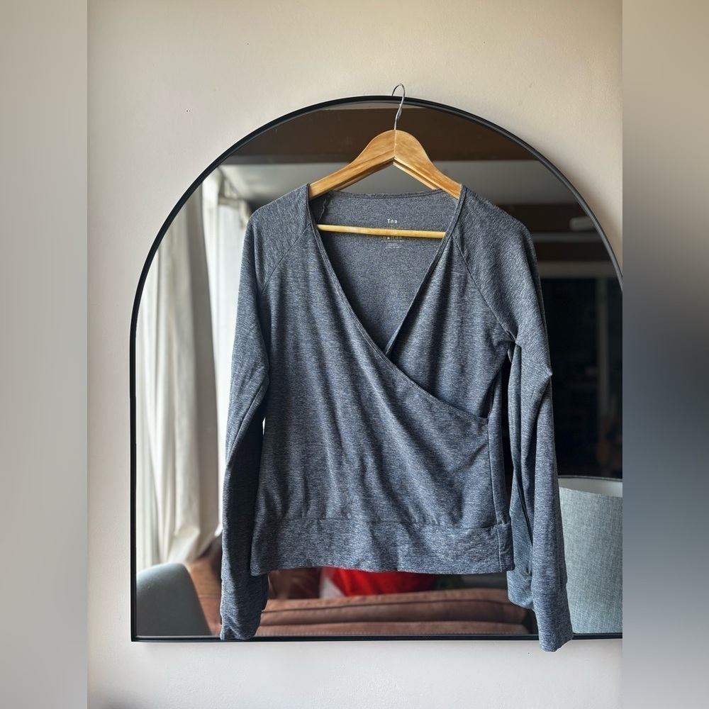 TNA | cross front workout top | size large